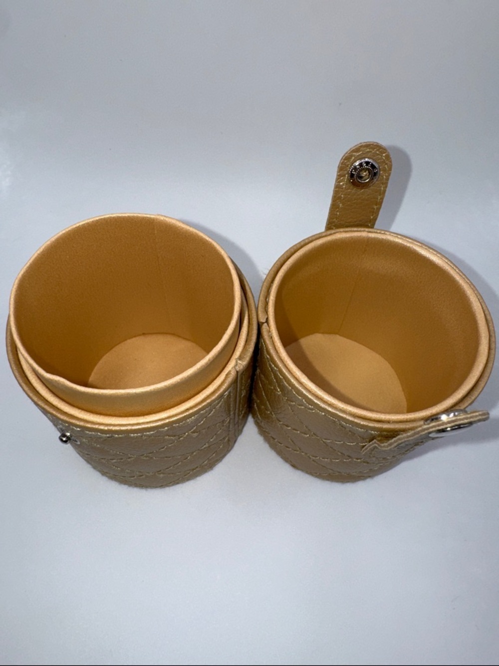 Jewelry Barrel Case Gold Snap Closure - Picture 3 of 3
